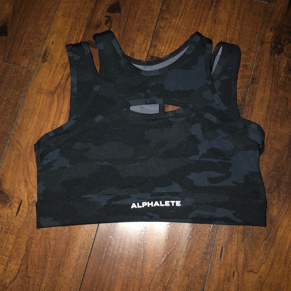 Alphalete Other - Alphalete camo keyhole bra